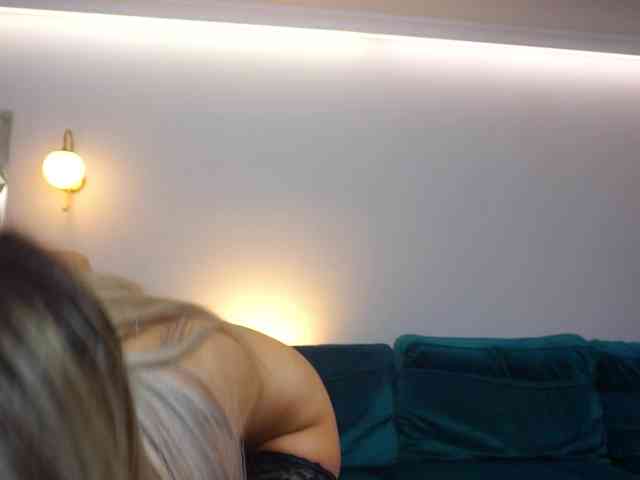 AmiraRoshen webcam