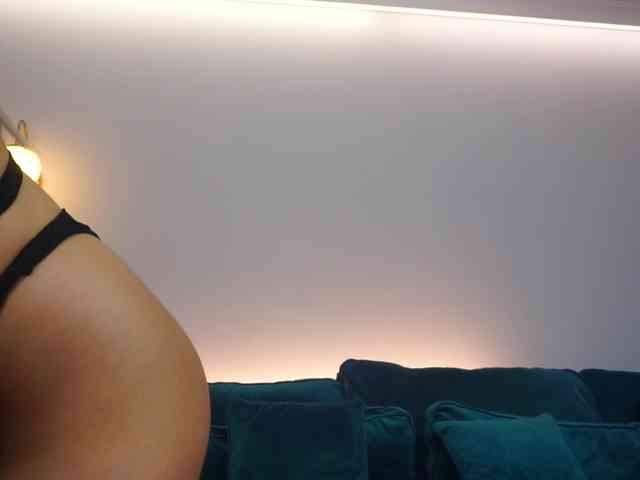 Modella: AmiraRoshen