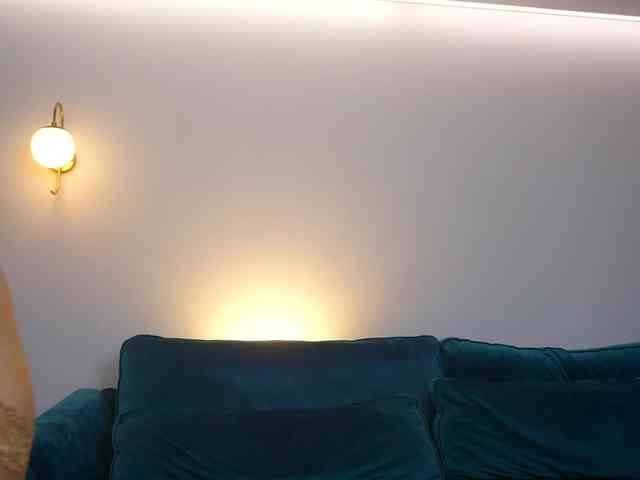 AmiraRoshen webcam