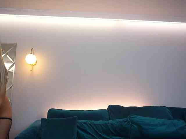 AmiraRoshen webcam