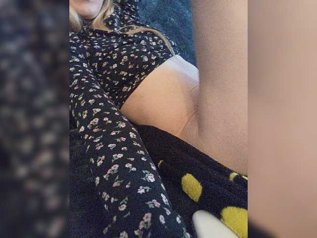 SexyBlondMia's BongaCams show and profile