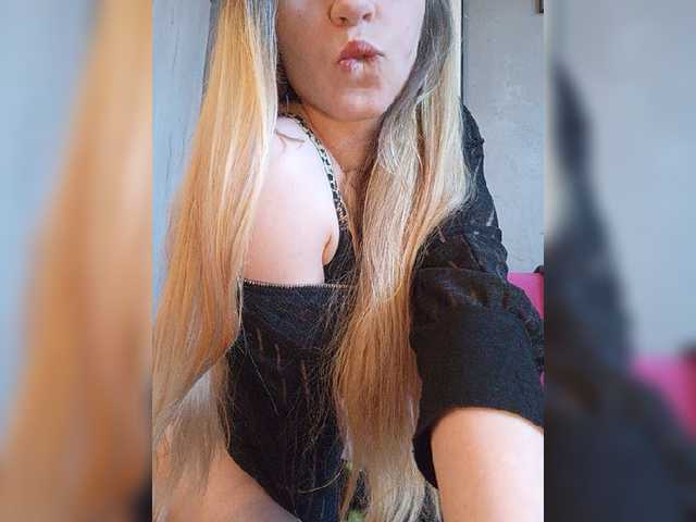 SexyBlondMia