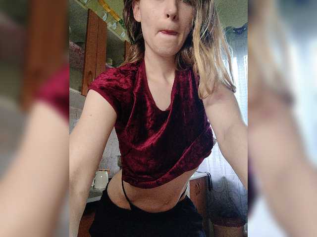 SexyBlondMia live cam on BongaCams