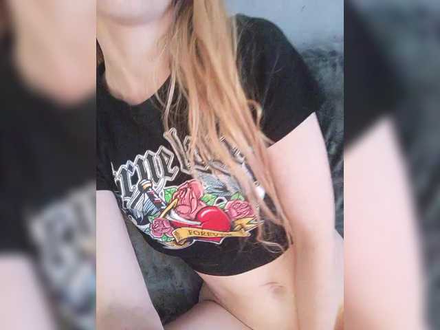 SexyBlondMia's BongaCams show and profile