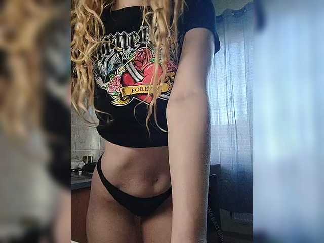 SexyBlondMia live webcam show