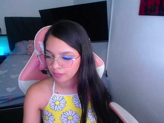room-kitty live cam on BongaCams