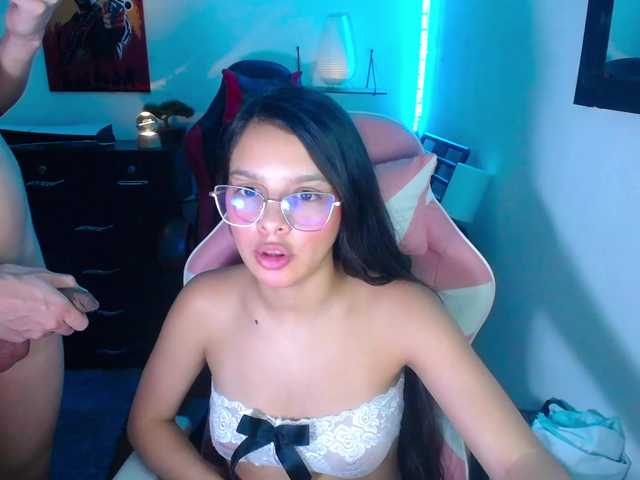 room-kitty live cam on BongaCams