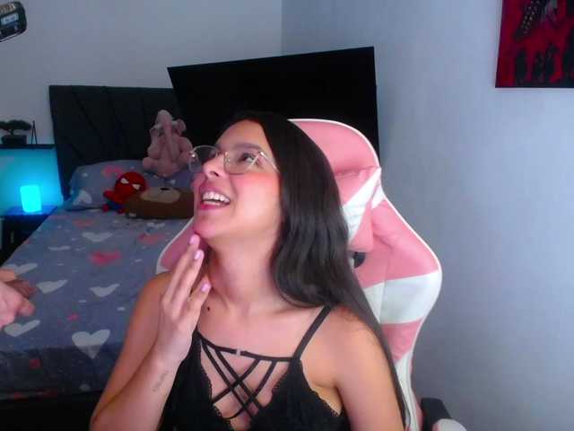 room-kitty live cam on BongaCams