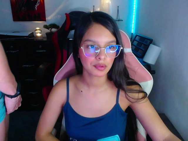 room-kitty live cam on BongaCams