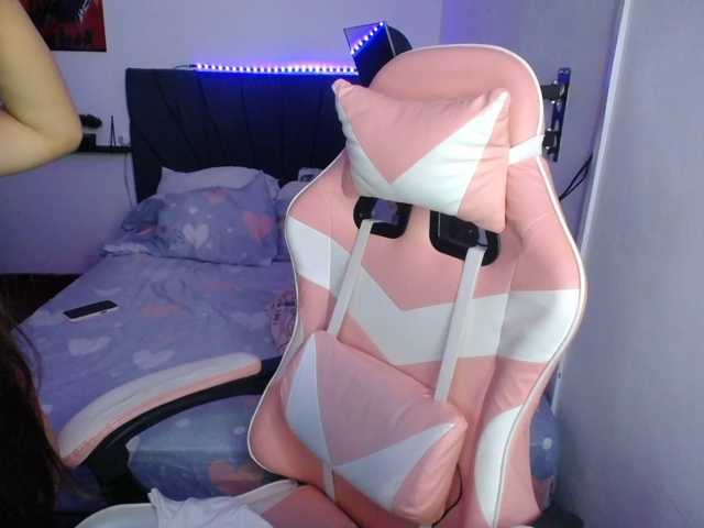 room-kitty live cam on BongaCams