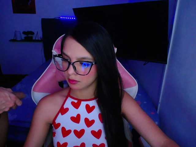 room-kitty live cam on BongaCams