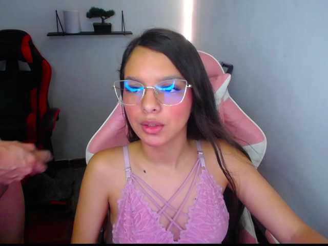 room-kitty live cam on BongaCams