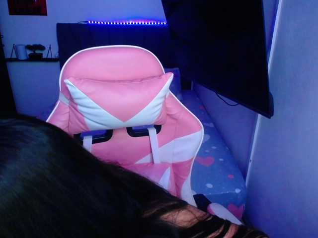 room-kitty live cam on BongaCams