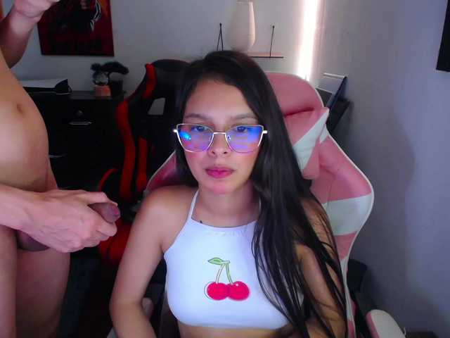 room-kitty live cam on BongaCams