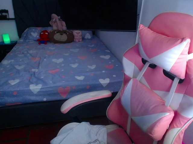 room-kitty live cam on BongaCams