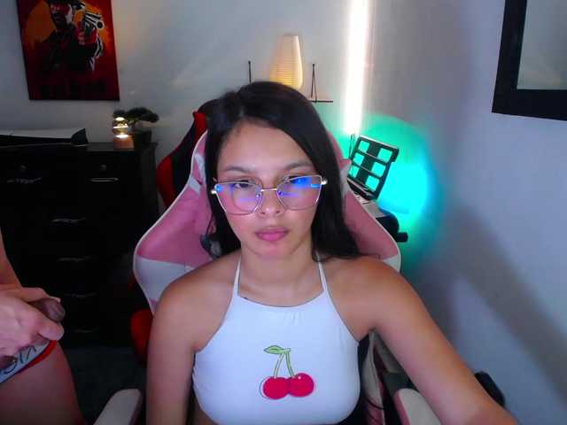 room-kitty live cam on BongaCams