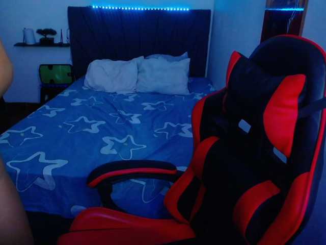 room-kitty live cam on BongaCams