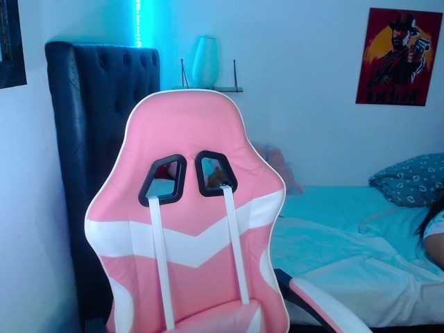 room-kitty live cam on BongaCams