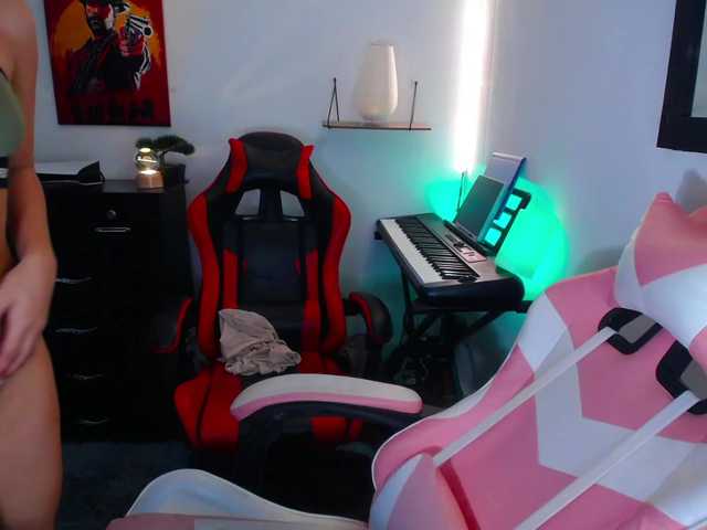room-kitty live cam on BongaCams