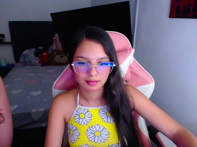 room-kitty live cam on BongaCams
