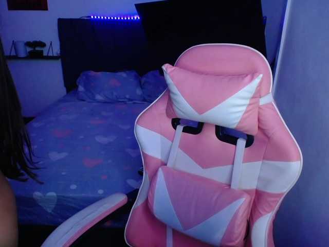 room-kitty live cam on BongaCams