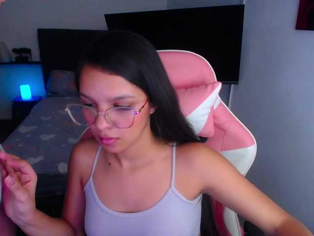 room-kitty live cam on BongaCams