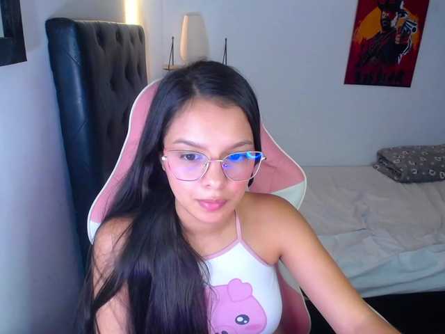 room-kitty live cam on BongaCams