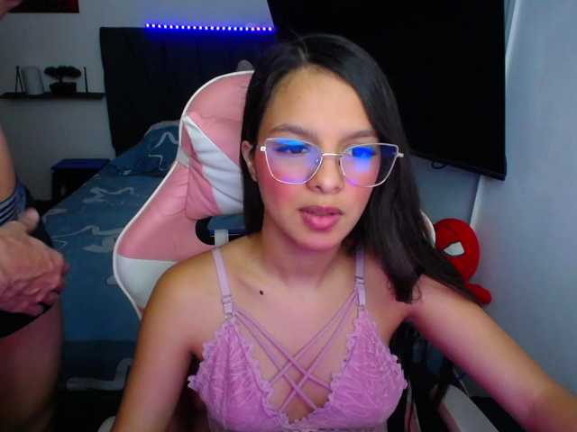 room-kitty live cam on BongaCams