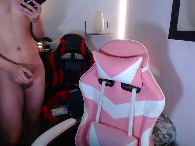 room-kitty live cam on BongaCams