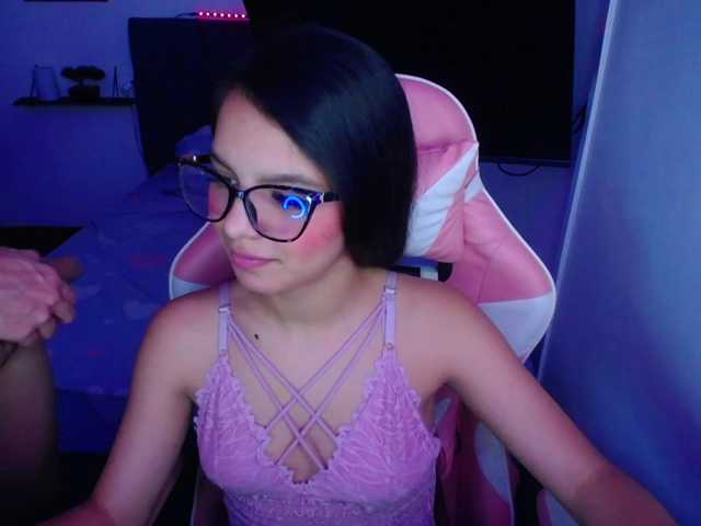 room-kitty live cam on BongaCams