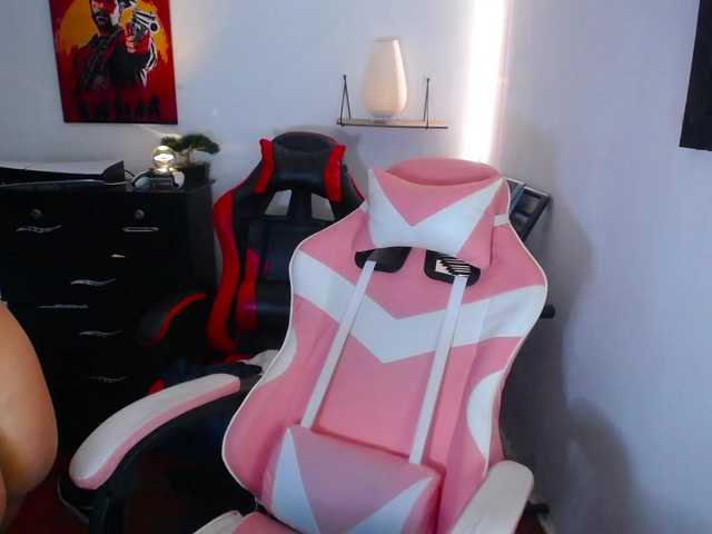 room-kitty live cam on BongaCams