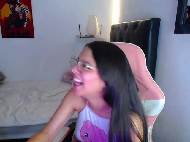 room-kitty live cam on BongaCams