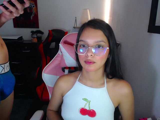 room-kitty live cam on BongaCams