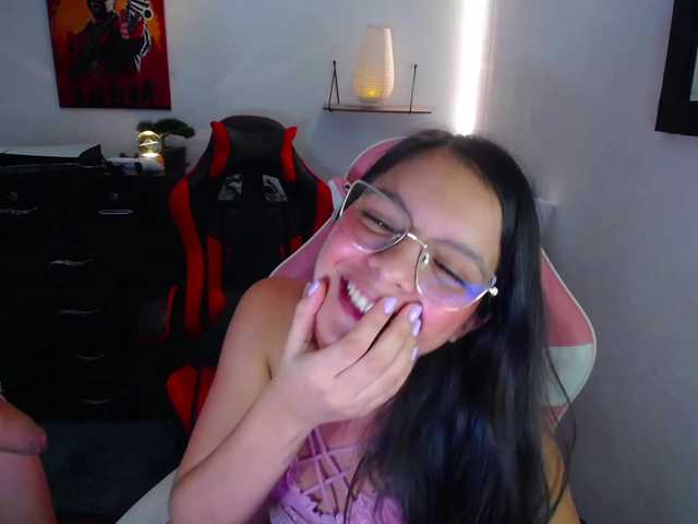 room-kitty live cam on BongaCams