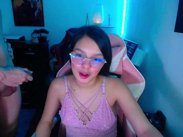 room-kitty live cam on BongaCams
