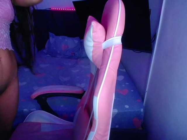 room-kitty live cam on BongaCams