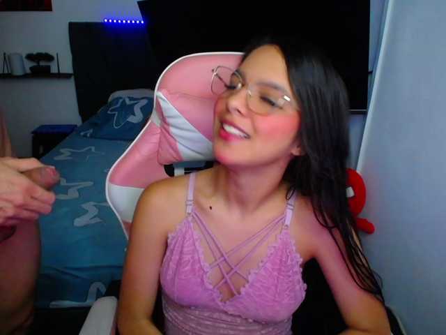room-kitty live cam on BongaCams