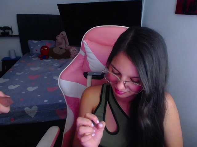 room-kitty live cam on BongaCams