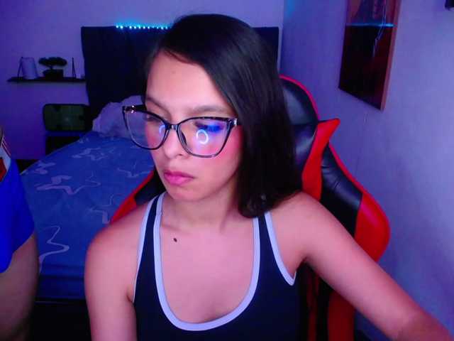 room-kitty live cam on BongaCams