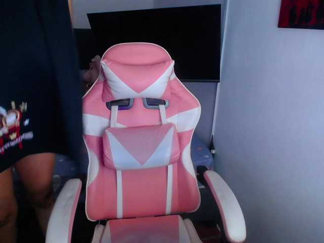 room-kitty live cam on BongaCams
