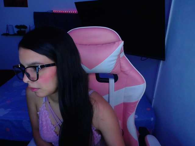 room-kitty live cam on BongaCams