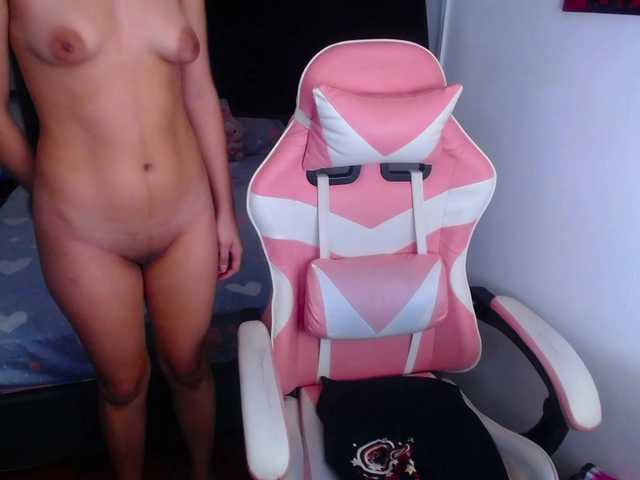 room-kitty live cam on BongaCams