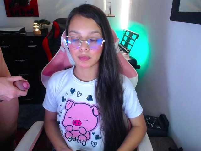room-kitty live cam on BongaCams