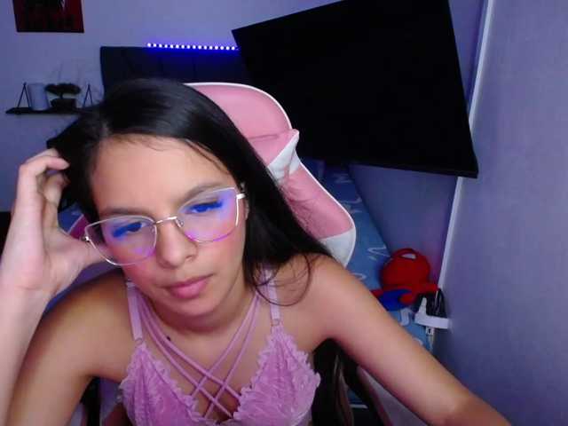 room-kitty live cam on BongaCams