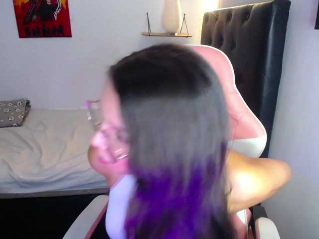 room-kitty live cam on BongaCams