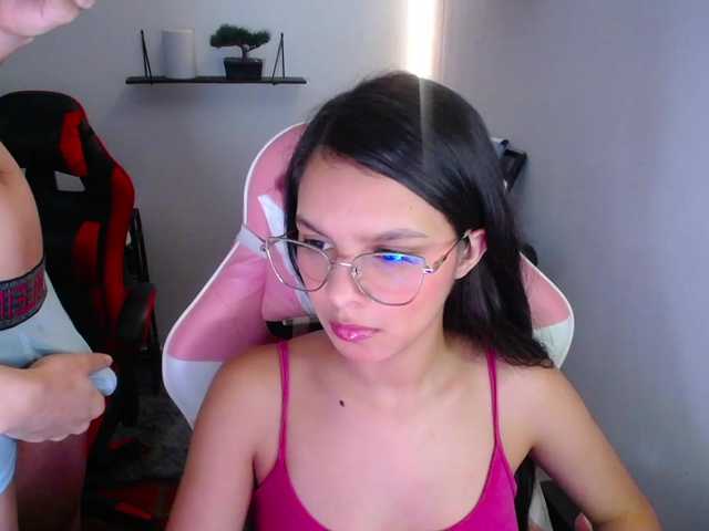 room-kitty live cam on BongaCams