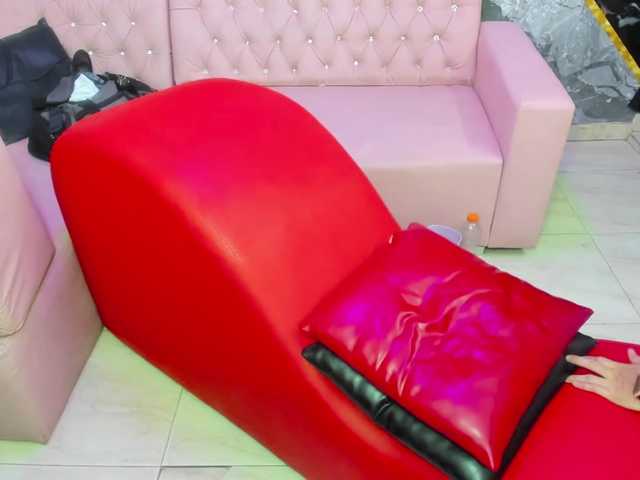 room-kitty live cam on BongaCams