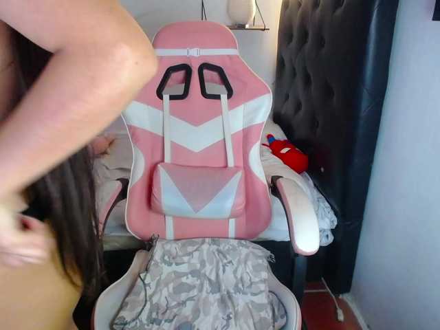 room-kitty live cam on BongaCams