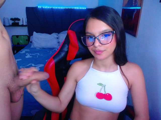 room-kitty live cam on BongaCams