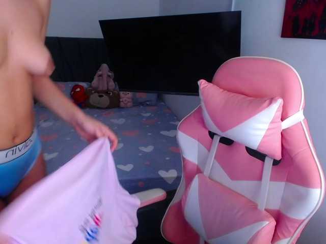 room-kitty live cam on BongaCams